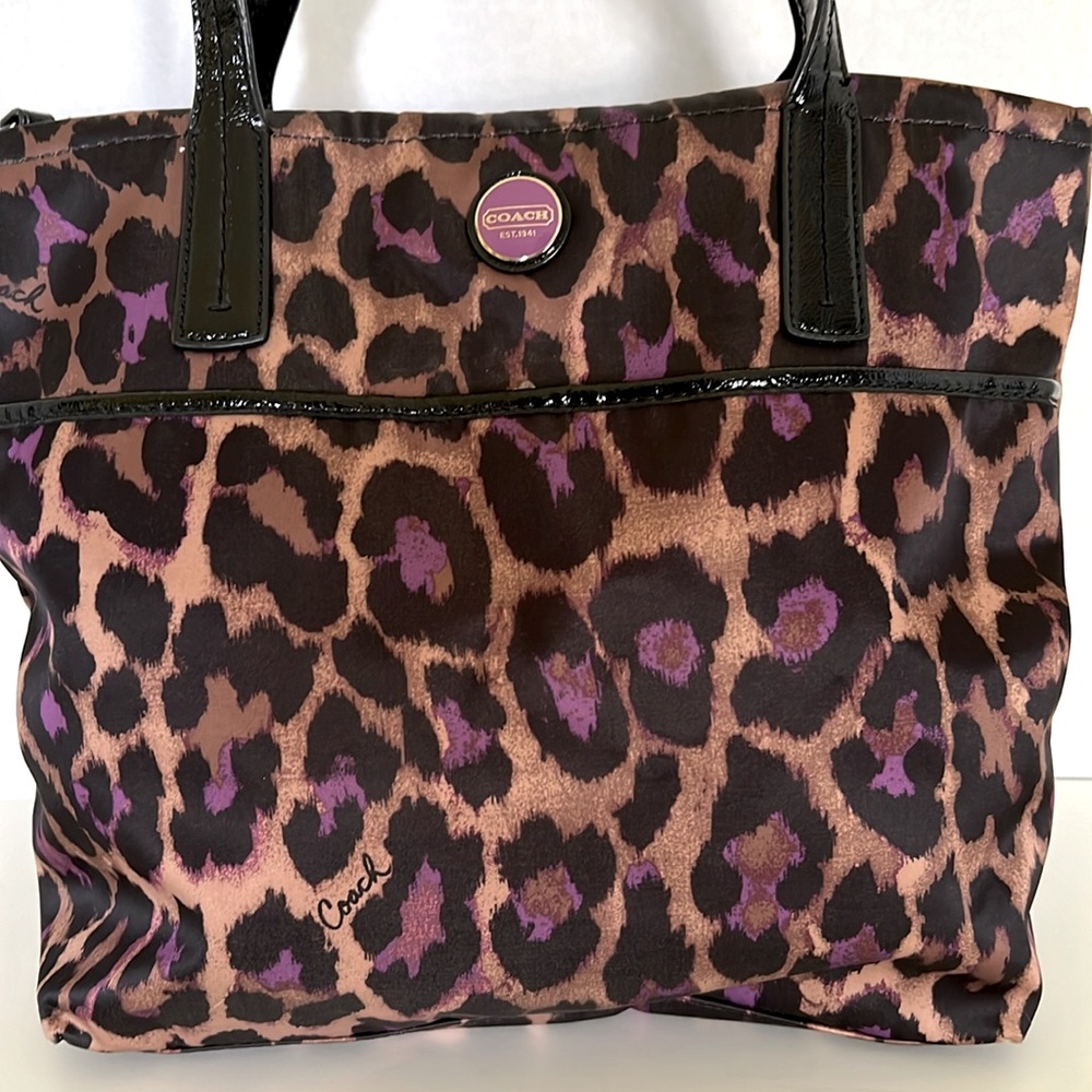 Coach Signature Animal Print Sateen Print Tote / Handbag. F25282